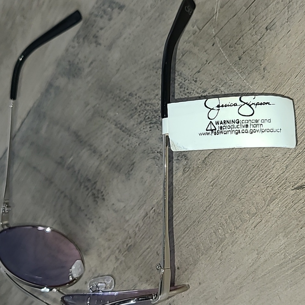 Jessica Simpson Sunglasses - Picture 2 of 4